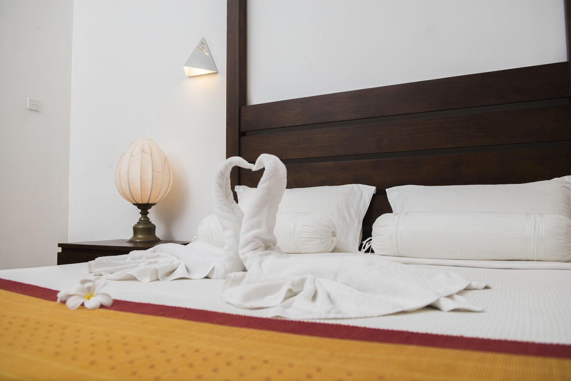 Roman Lake Ayurveda Boutique Resort - Level 1 Certified アフンガラ エクステリア 写真