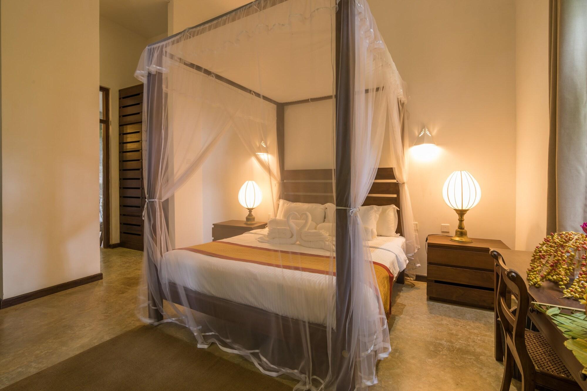 Roman Lake Ayurveda Boutique Resort - Level 1 Certified アフンガラ エクステリア 写真