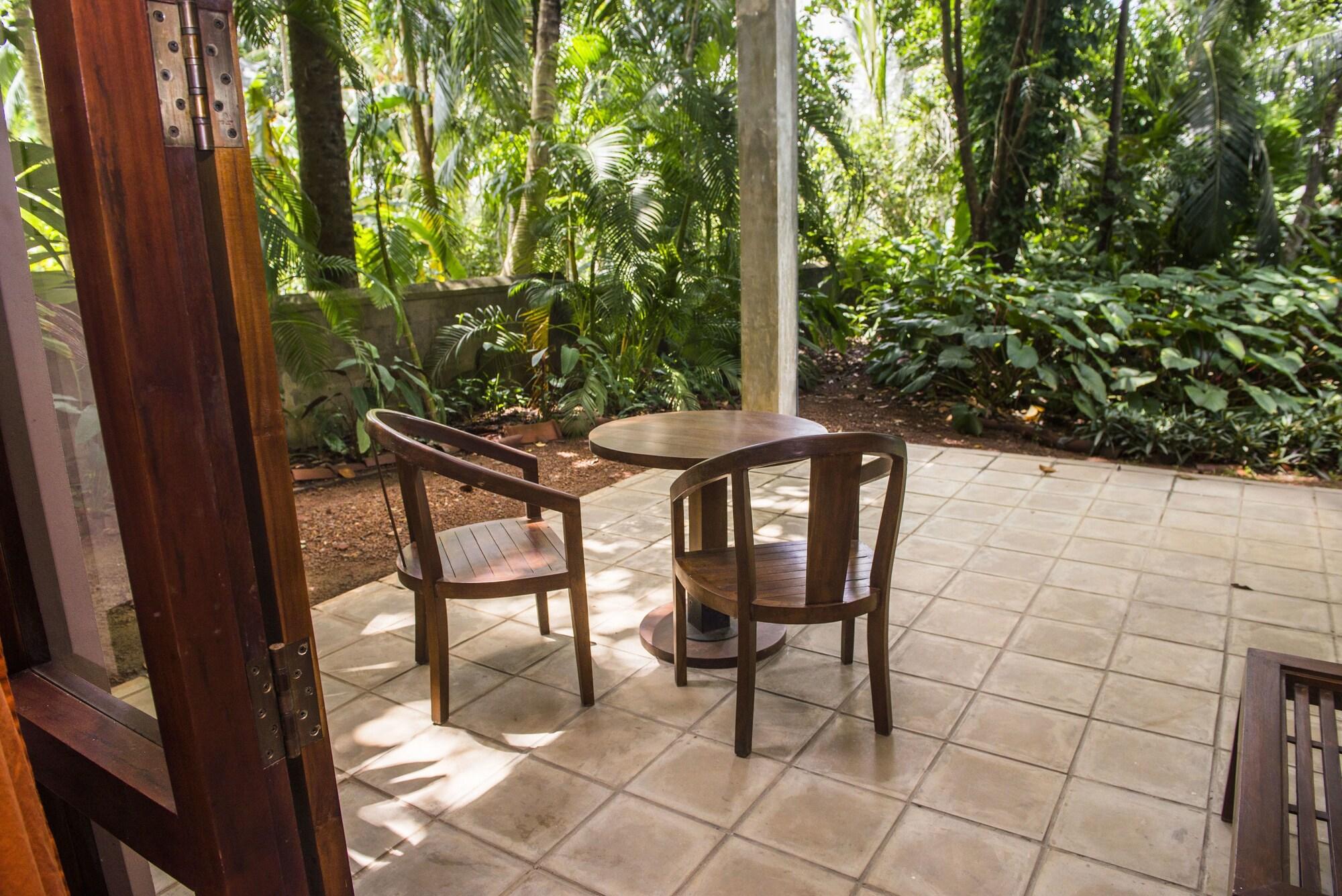 Roman Lake Ayurveda Boutique Resort - Level 1 Certified アフンガラ エクステリア 写真