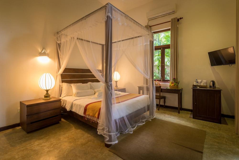 Roman Lake Ayurveda Boutique Resort - Level 1 Certified アフンガラ エクステリア 写真