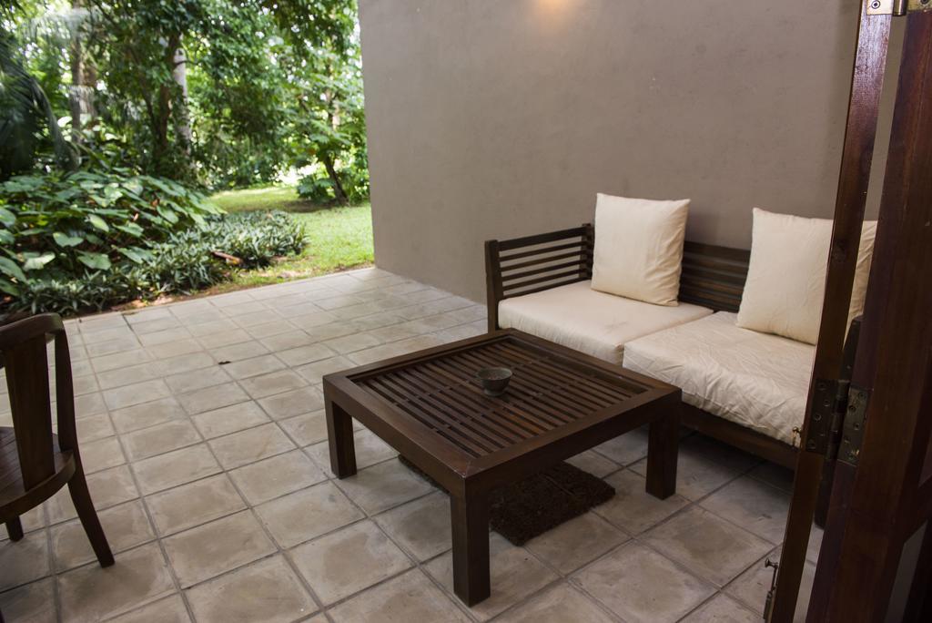 Roman Lake Ayurveda Boutique Resort - Level 1 Certified アフンガラ エクステリア 写真