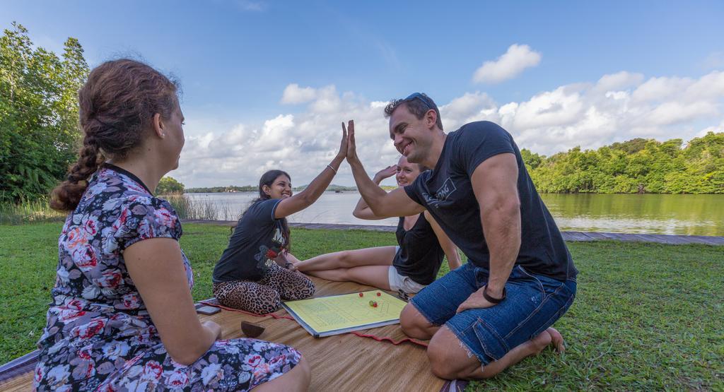 Roman Lake Ayurveda Boutique Resort - Level 1 Certified アフンガラ エクステリア 写真