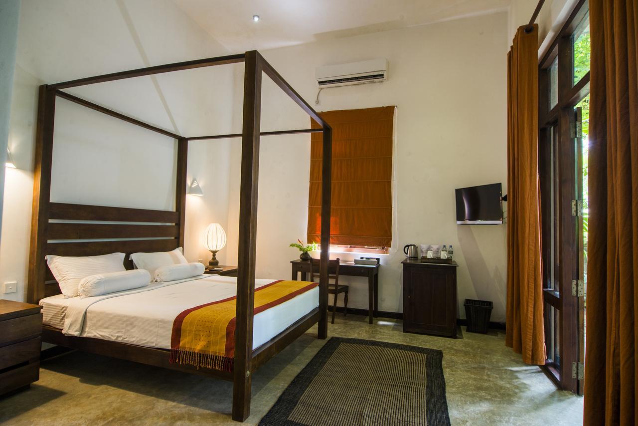 Roman Lake Ayurveda Boutique Resort - Level 1 Certified アフンガラ エクステリア 写真
